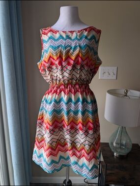 Chevron Print Sleeveless Mini Dress in Multi-Color